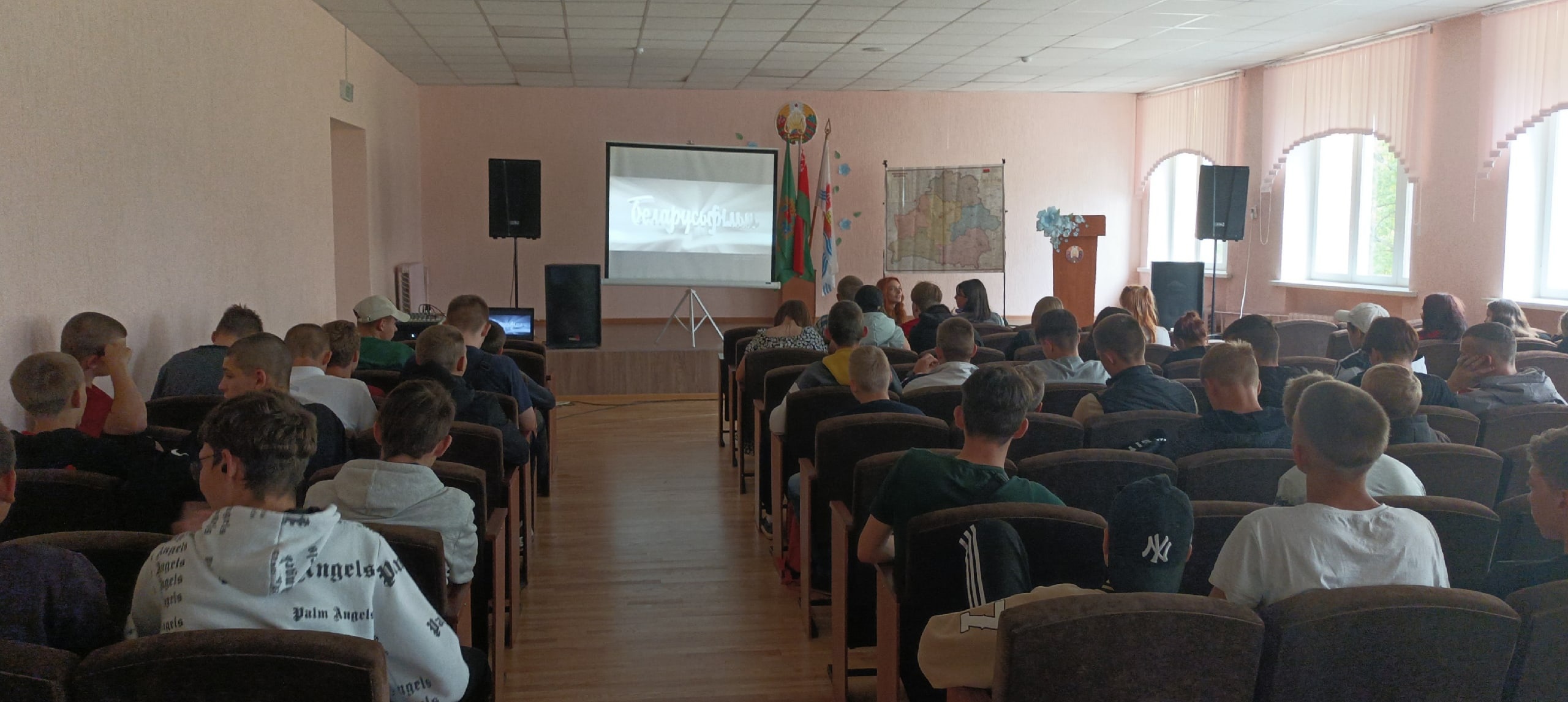 Показ исторического фильма производства студии Беларусьфільм «На другом берегу»