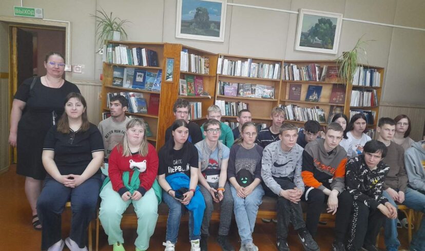 Посещение библиотеки «Чернобыль- знаем и помним!!!»