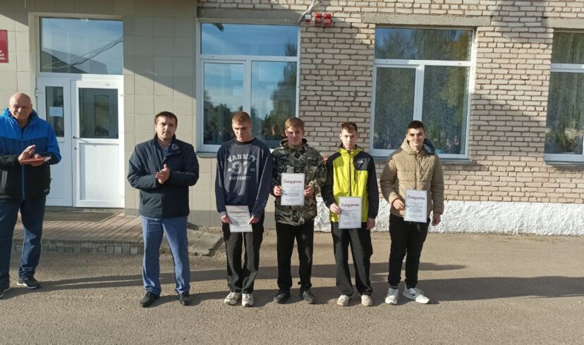 Торжественное награждение участников легкоатлетического кросса