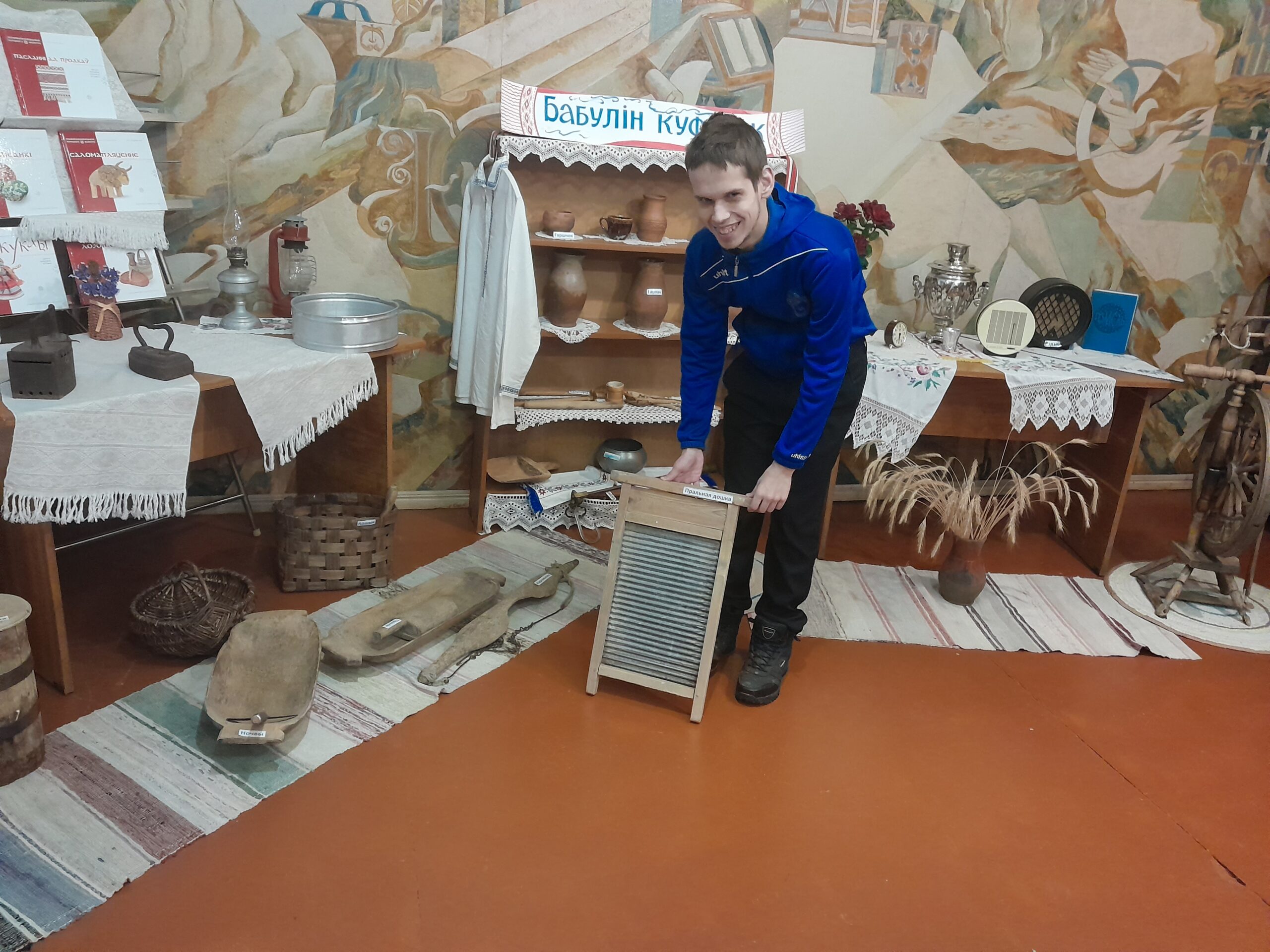 Экскурсия в этнографический уголок «Бабулiн куфэрак»