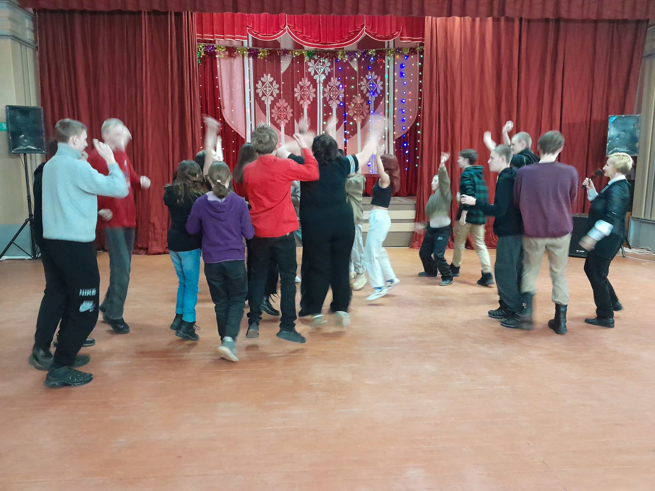 «А ну-ка парни! А ну-ка девушки!»