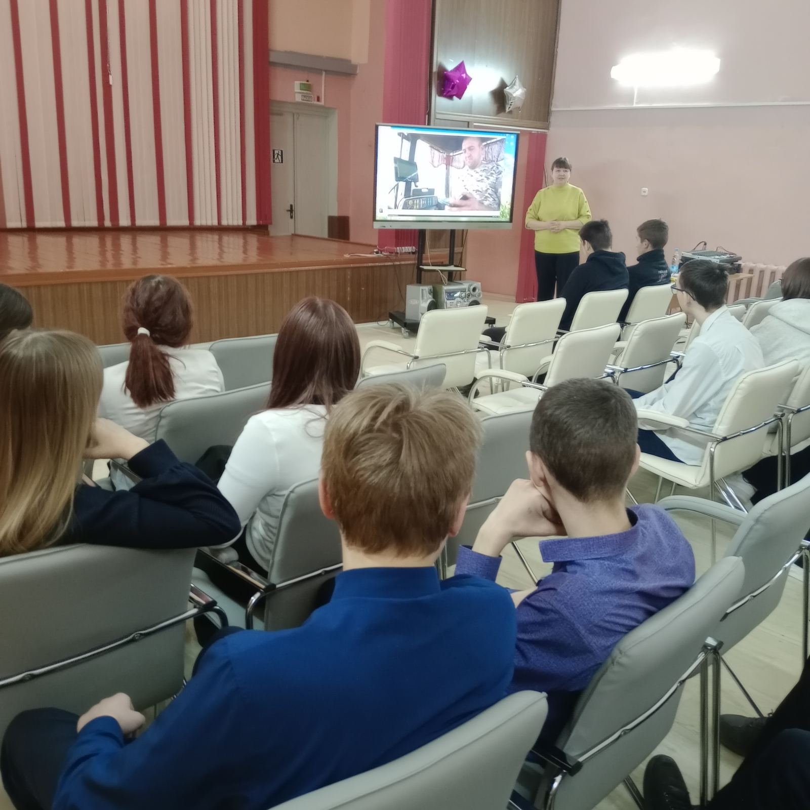 Выбираем профессию вместе!  Профориентационная встреча в Никитихинской школе Шумилинского района